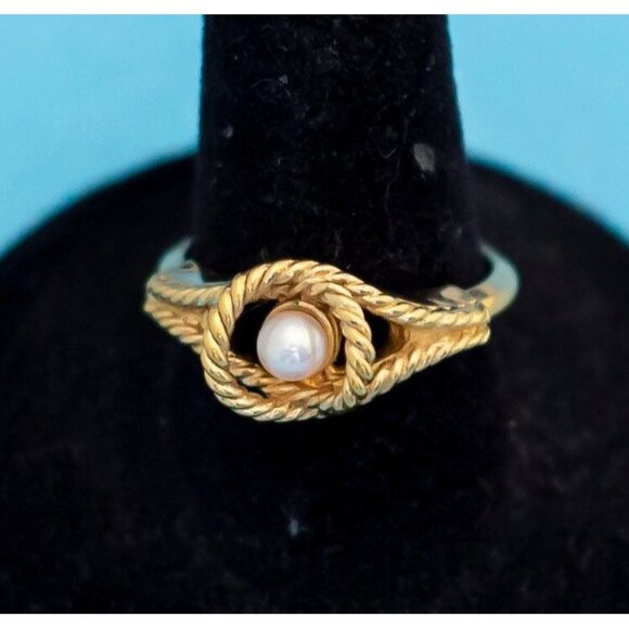 Vintage Roped Pearl Ring by Avon - Size 7 1/2 - N8 - Picture 1 of 3